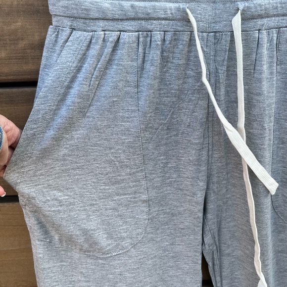 NWT Olivaceous cap sleeve Jogger jumpsuit, gray, Sz XS/Small - Picture 3 of 8